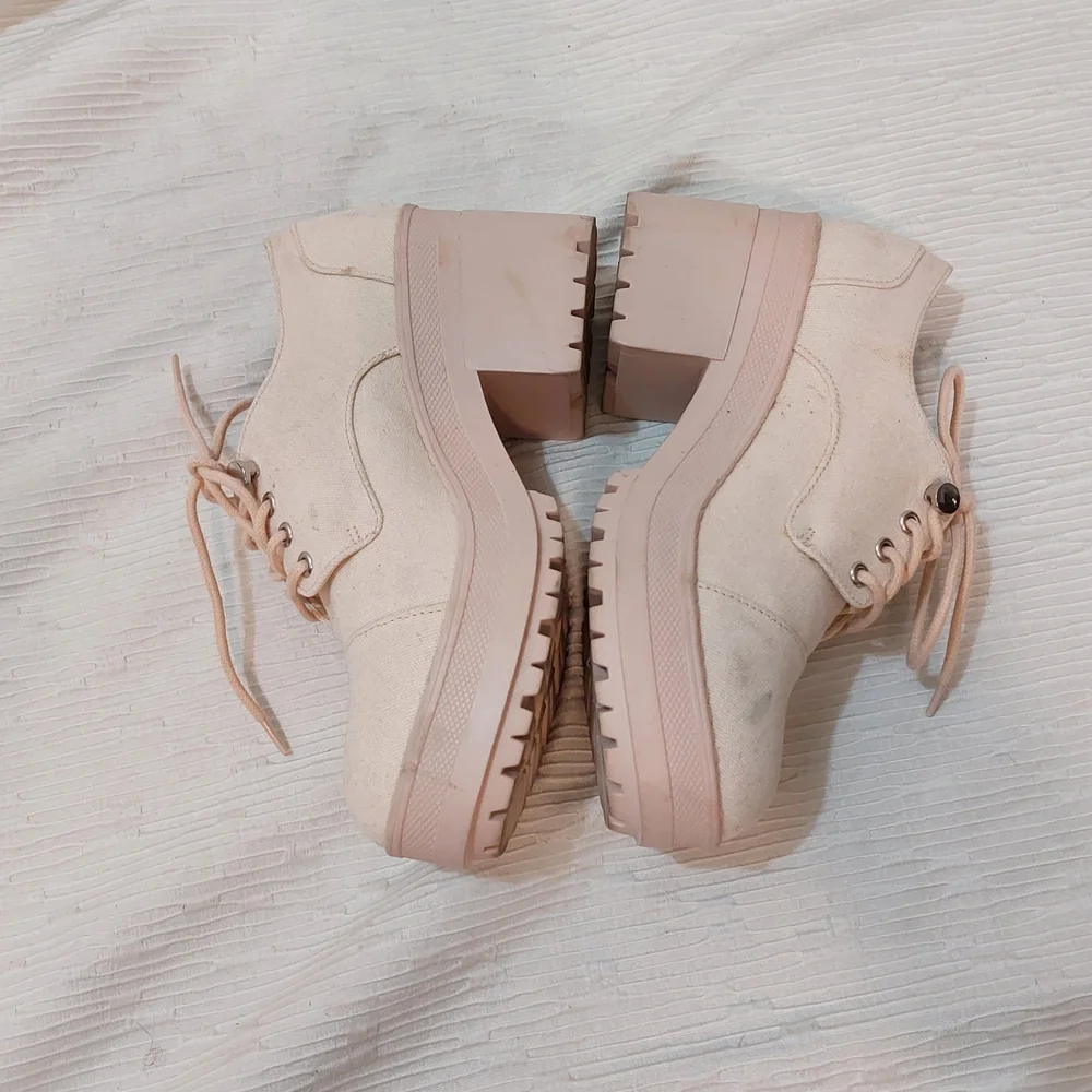 Urban Outfitters Blush Chunky Platform Lace-Up Heels Size 8